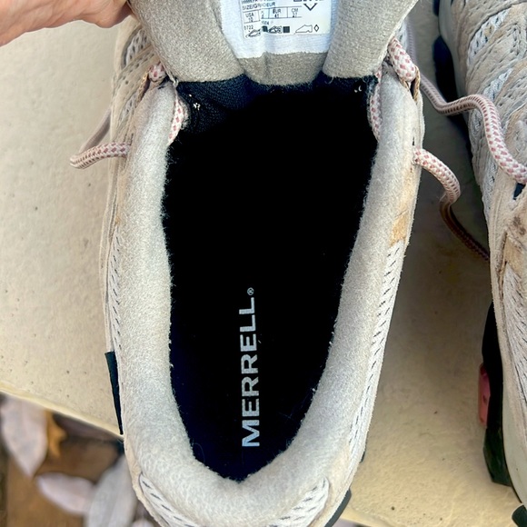 Merrell hiking shoes, women’s 10, worn once! - Picture 7 of 7